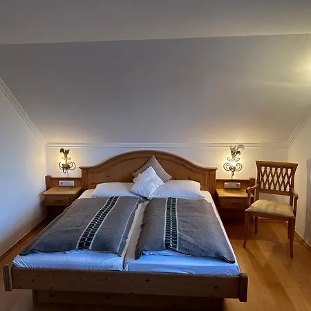 Esterer ゲストハウス 3*