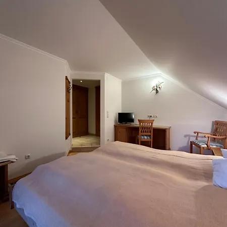 Esterer グレーディヒ