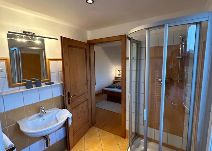 Esterer בית הארחה